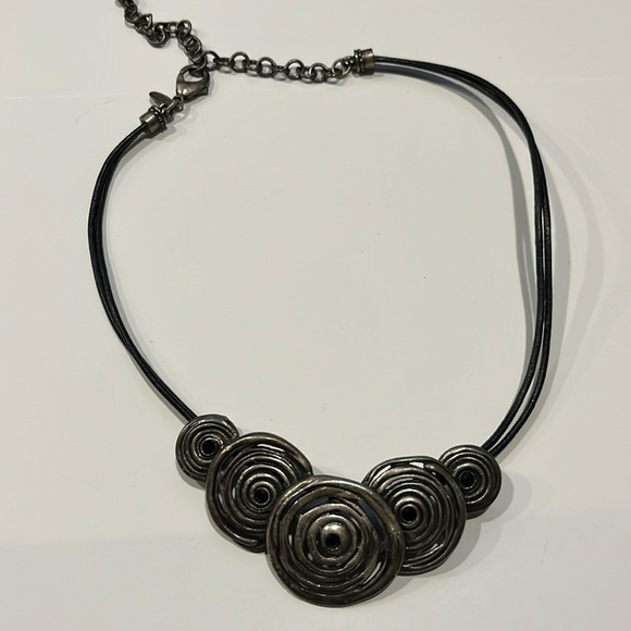 Vintage Necklace - Picture 2 of 2